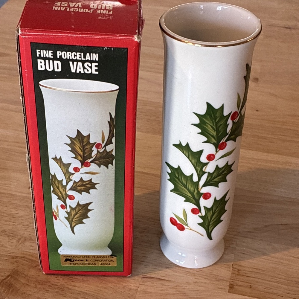 Kmart Fine Porcelain Bud Vase Japan VTG Christmas Holly Berries‎ Gold Trim 7"